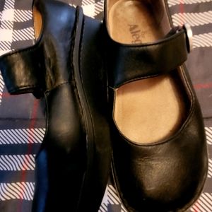 Alegria shoes size 6